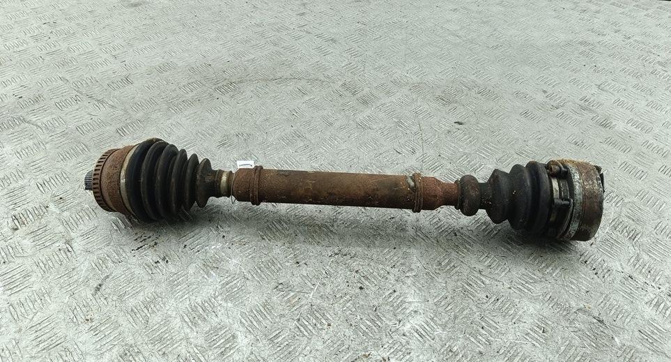 полуось передняя правая (приводной вал, ШРУС) Volkswagen Passat B5+ (GP) 2002, 1.6 л., бензин, МКПП, серый, седан