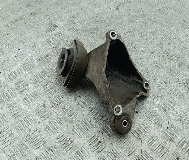 кронштейн КПП Volkswagen Passat B5+ (GP) 2002, 1.6 л., бензин, МКПП, серый, седан
