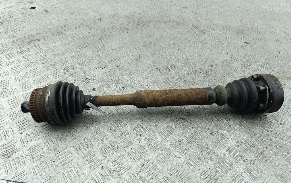 полуось передняя правая (приводной вал, ШРУС) Volkswagen Passat B5+ (GP) 2003, 1.6 л., бензин, МКПП, серый, универсал