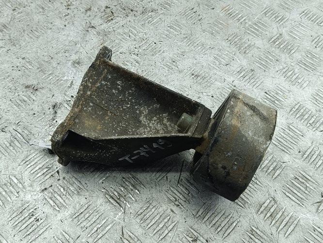 кронштейн КПП Audi A4 B5 1997, 1.8 л., Ti, бензин, МКПП, синий, универсал, 8D0399113AB