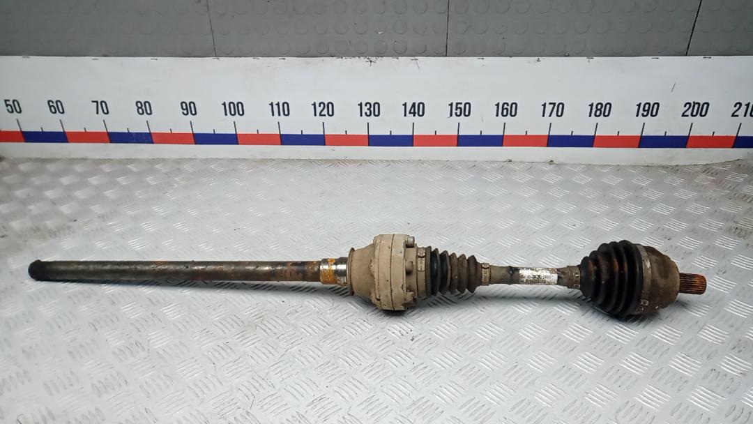 полуось передняя правая (приводной вал, ШРУС) Volkswagen Amarok 1 поколение 2013, 2.0 л., BiTDI, дизель, МКПП, пикап, 2H0407271D - фото №1