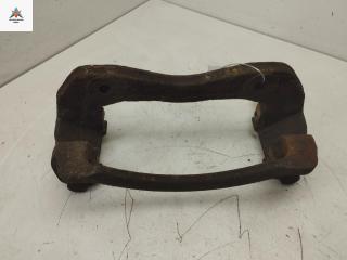 скоба суппорта Kia Sorento 1 поколение [рестайлинг] 2007, 2.5 л., дизель, МКПП, чёрный, внедорожник 5 дв.