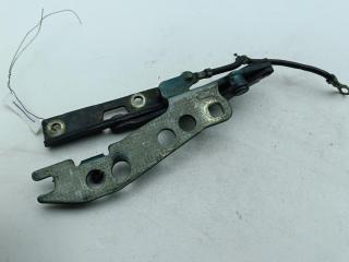 петля капота правая BMW 7 E38 1997, зелёный, седан, 41618203272