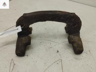 скоба суппорта Mitsubishi Space Star 1 поколение [рестайлинг] 2002, 1.3 л., бензин, МКПП, серый, минивэн