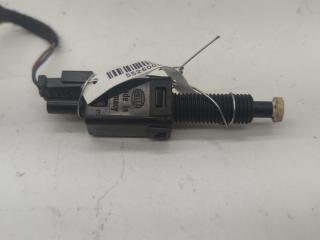 Датчик (включатель) стоп-сигнала Audi A4 B5 [рестайлинг] 1999, 1.8 л., Ti, бензин, МКПП, серый, седан, 811907343B