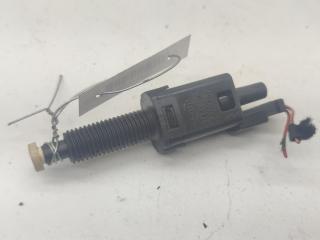 Датчик (включатель) стоп-сигнала Audi A6 4B/C5 1998, 2.5 л., дизель, МКПП, красный, универсал, 811907343B