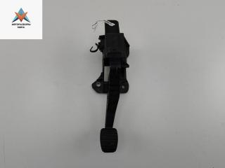 педаль тормоза Dacia (Renault) Sandero II 2019, 1.0 л., бензин, МКПП, белый, хетчбэк 5 дв., 465038135R