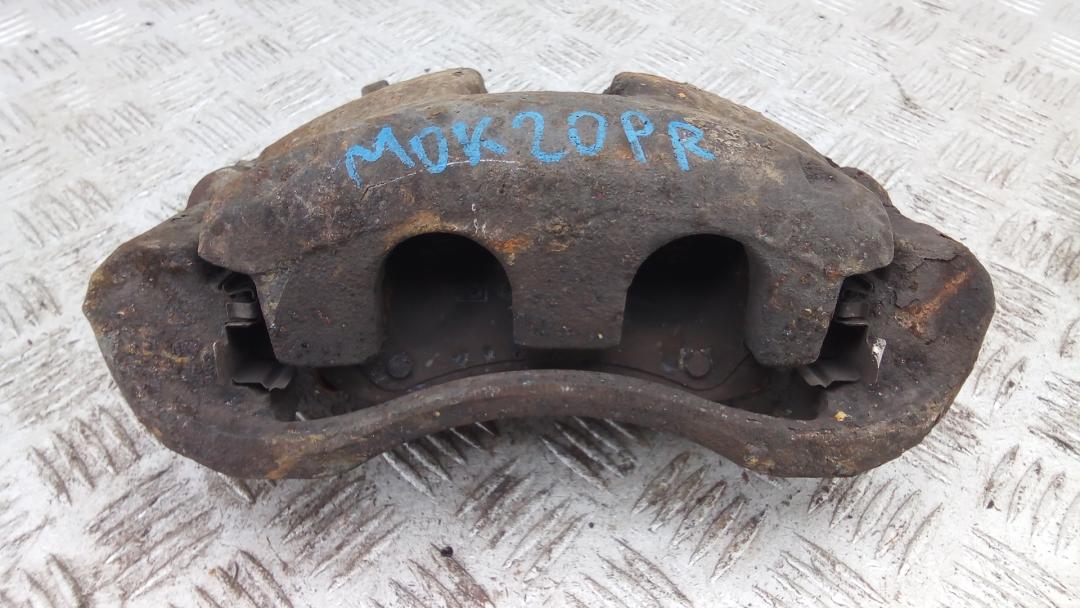 суппорт передний правый Volkswagen Amarok 1 поколение 2013, 2.0 л., BiTDI, дизель, МКПП, пикап, 2H0615124B - фото №1