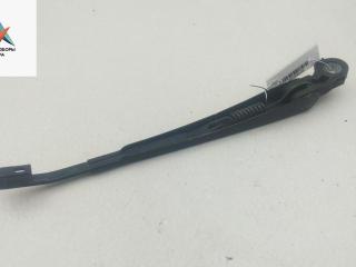 Щеткодержатель (поводок стеклоочистителя) задний Volkswagen Passat B5 [рестайлинг] 2004, 1.6 л., бензин, МКПП, чёрный, универсал, 1J6955707A