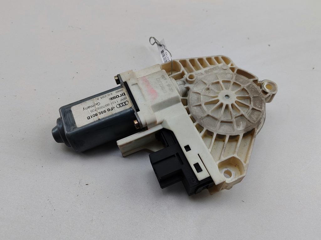 моторчик стеклоподъемника передний левый Audi A6 4F/C6 2005, 3.0 л., АКПП, седан, 4F0959801B - фото №1