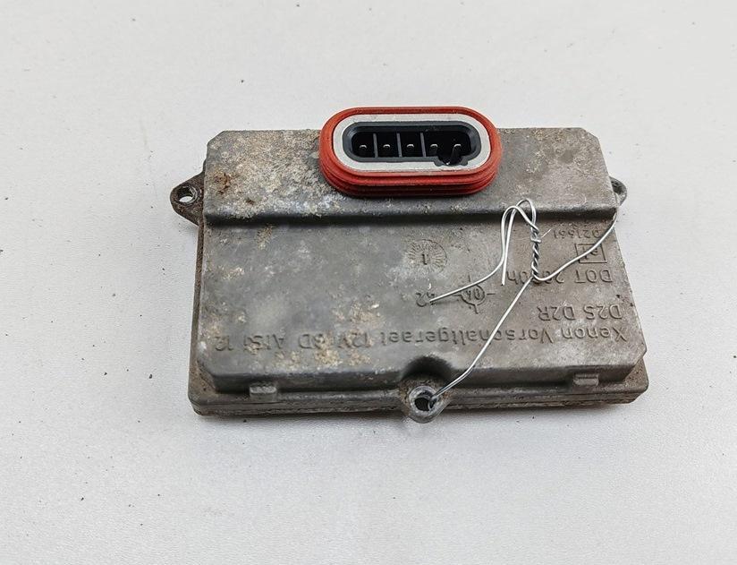 блок розжига ксенона Audi A6 4F/C6 2004, 3.0 л., дизель, АКПП, зелёный, седан, 5DV00829000 - фото №1
