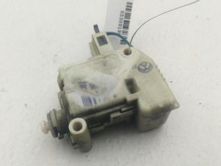 активатор замка багажника Volkswagen Passat B5 1998, 1.9 л., дизель, МКПП, зелёный, универсал, 3B0959781