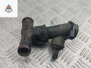 фланец (тройник) системы охлаждения Skoda Octavia mk2 (A5 1Z) 2005, 2.0 л., бензин, МКПП, серый, хетчбэк 5 дв., 06F121131C