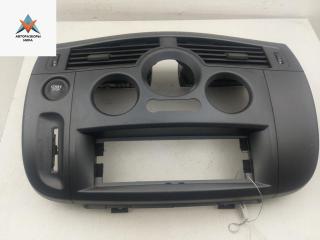 дефлектор обдува салона Renault Scenic 2 поколение [рестайлинг] 2007, 1.6 л., бензин, МКПП, серый, минивэн, 8200140715