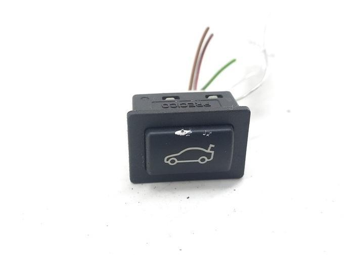 кнопка открытия багажника BMW 5 F10/F11 2011, 3.0 л., дизель, АКПП, серый, универсал, 9200316