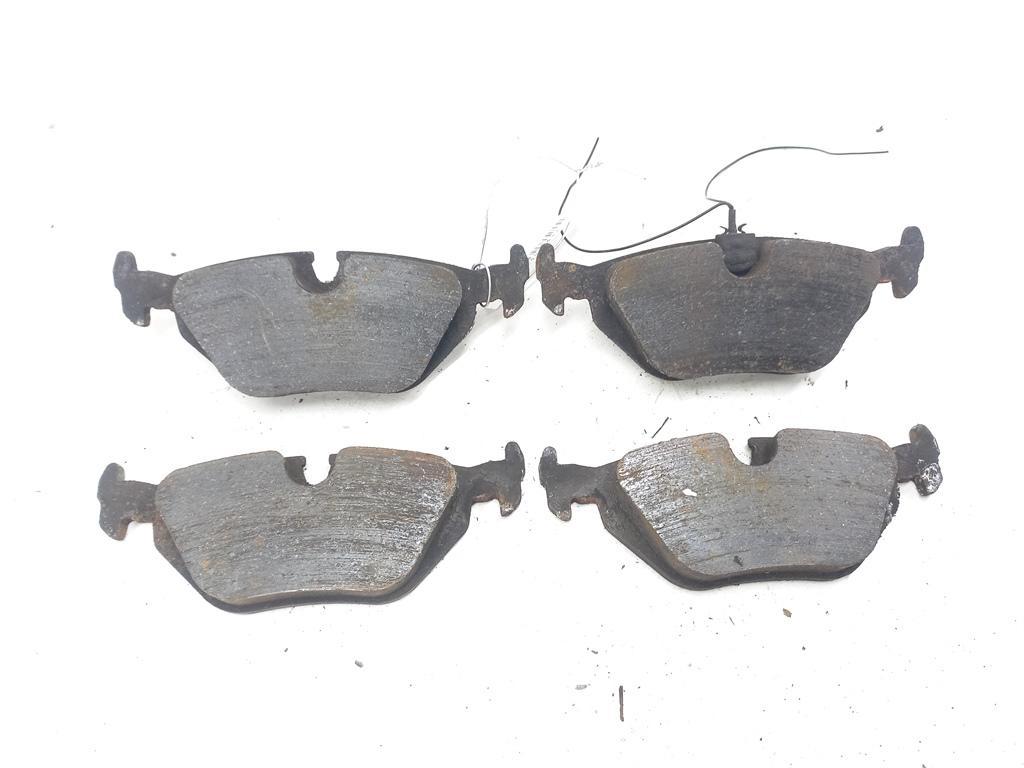 Колодки тормозные задние BMW 3 E46 2000, 1.9 л., бензин, МКПП, серый, купе, 03112311