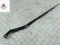 Щеткодержатель (поводок стеклоочистителя) передний Audi A4 B6 2002, 1.9 л., дизель, МКПП, чёрный, седан, 54965915 - фото №2