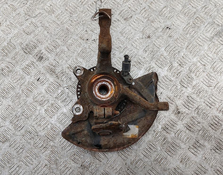 ступица передняя правая Volkswagen Golf 3 поколение 1997, 1.8 л., бензин, АКПП, серый, хетчбэк 3 дв. - фото №1