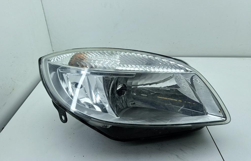 фара правая Skoda Fabia mk2 (5J) 2009, 1.2 л., бензин, МКПП, красный, универсал, 5J1941016