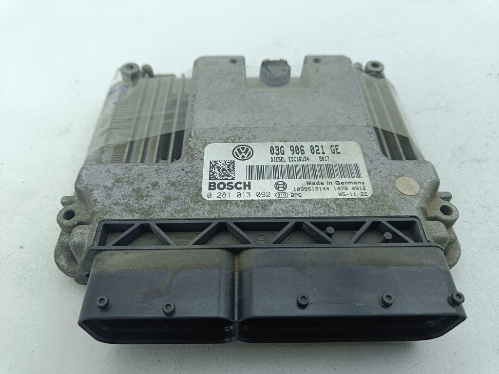 ЭБУ Volkswagen Golf 5 поколение 2006, 2.0 л., дизель, МКПП, чёрный, хетчбэк 5 дв., 03G906021GE, 0281013092 - фото №1
