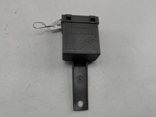 модуль управления двери Renault Laguna 1 поколение 1997, 3.0 л., бензин, МКПП, серый, универсал, 7700822928