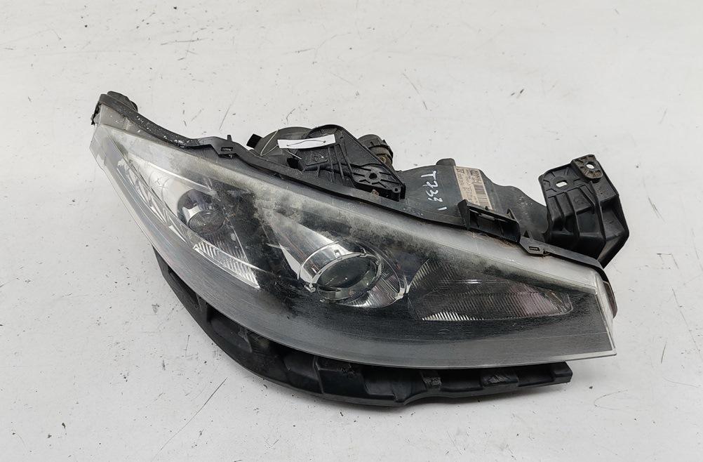фара правая Renault Laguna II 2007, 1.9 л., дизель, МКПП, серый, универсал, 8200555906, 89900766 - фото №1