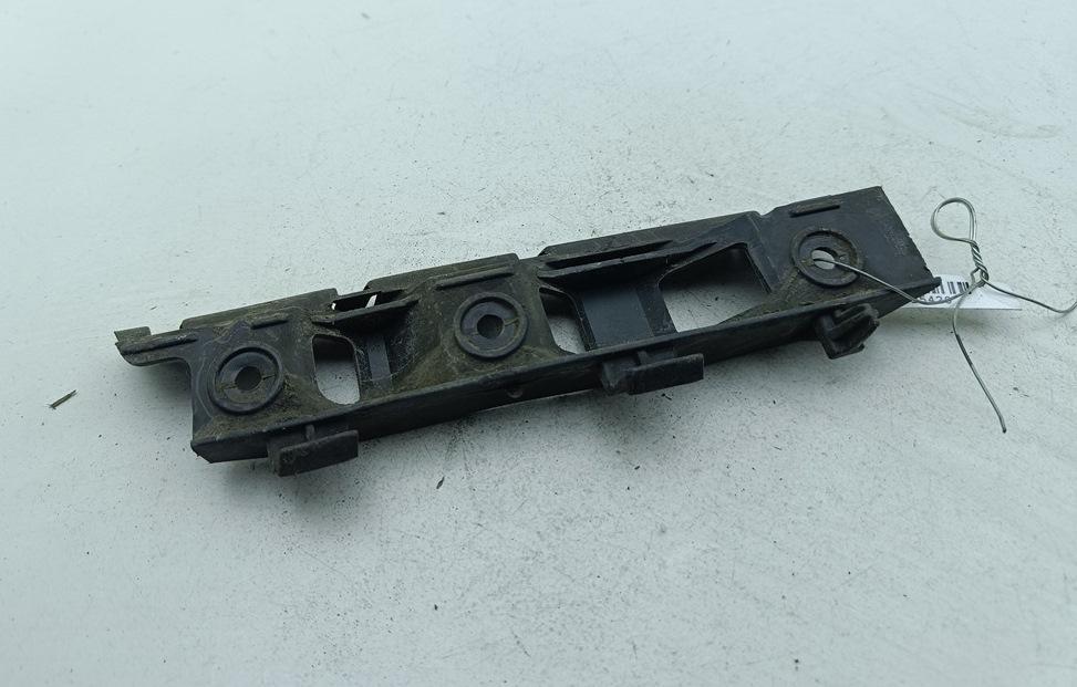 кронштейн переднего бампера Volkswagen Passat B6 2007, 2.0 л., дизель, АКПП, серый, универсал, 3C0807183