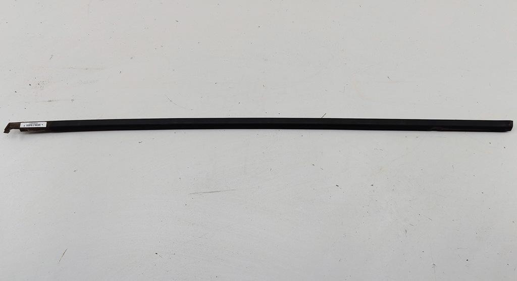 Молдинг стекла двери наружный Volkswagen Caddy 3 поколение 2006, 1.9 л., дизель, АКПП, серый, фургон - фото №1