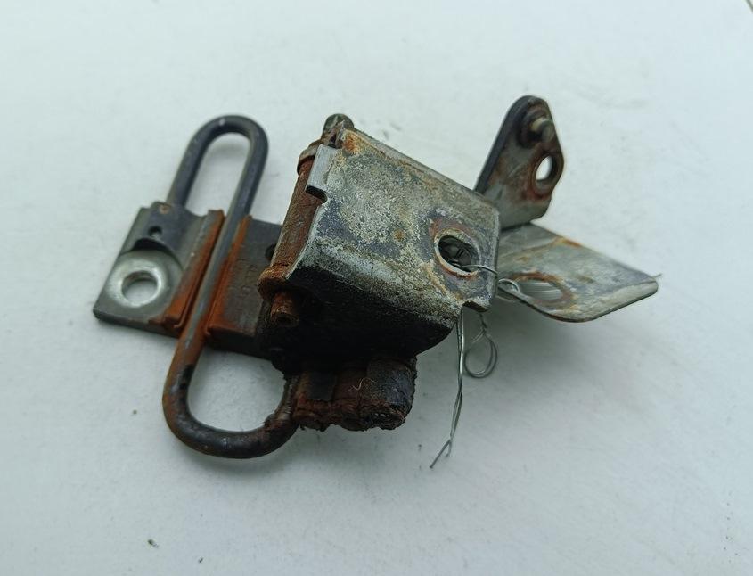петля двери SEAT Leon 2003, чёрный, хетчбэк 5 дв., 4B0831411B