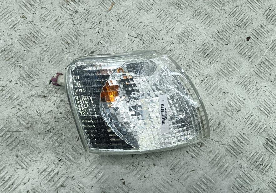 Поворотник (указатель поворота) правый Volkswagen Passat B5 1999, 1.9 л., дизель, МКПП, зелёный, универсал, 00053169