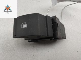 Кнопка открывания лючка топливного бака Volkswagen Golf 5 поколение 2006, 1.4 л., бензин, МКПП, синий, хетчбэк 5 дв., 7L6959833B