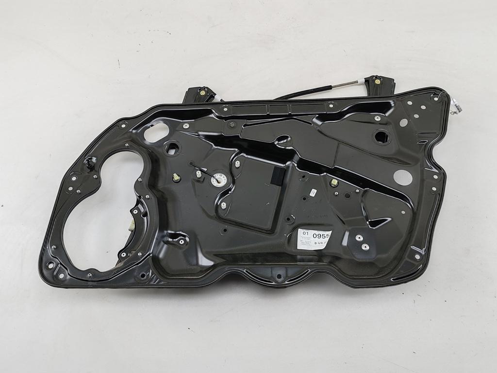 стеклоподъемник электрический передний правый Volkswagen Passat B7 2013, 2.0 л., дизель, МКПП, чёрный, универсал, 3AA837756 - фото №1
