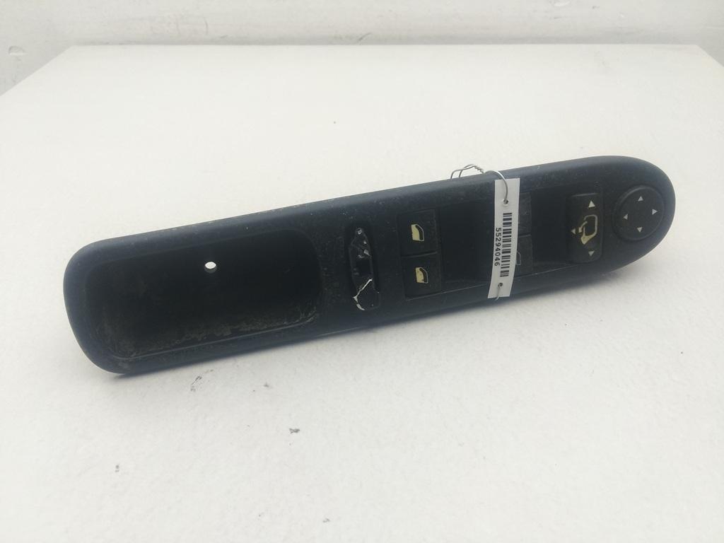 блок управления стеклоподъемниками Peugeot 307 2004, 2.0 л., дизель, МКПП, серый, универсал, 96498420XT