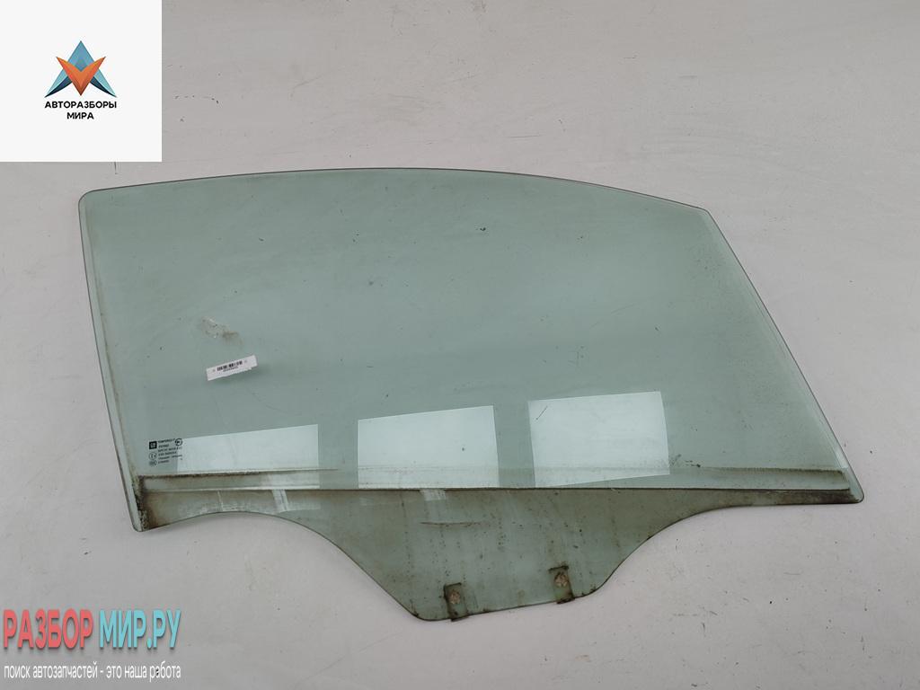 стекло двери передней правой Chevrolet Spark M300 2010, 1.2 л., бензин, МКПП, красный, хетчбэк 5 дв. - фото №1