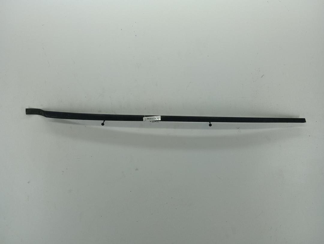 молдинг лобового стекла Volkswagen Passat B5+ (GP) 2001, 2.5 л., дизель, МКПП, серый, универсал, 3B0854327C