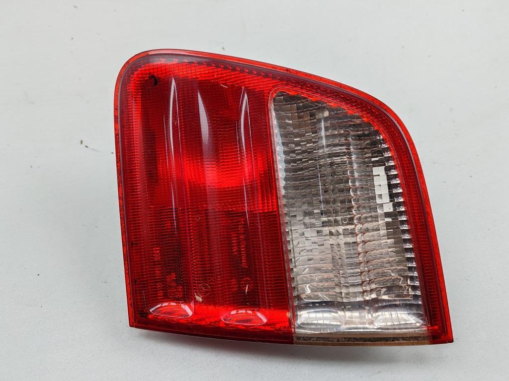 фонарь крышки багажника правый Mercedes-Benz E W210 2002, 2.0 л., бензин, АКПП, чёрный, универсал, 2108206064