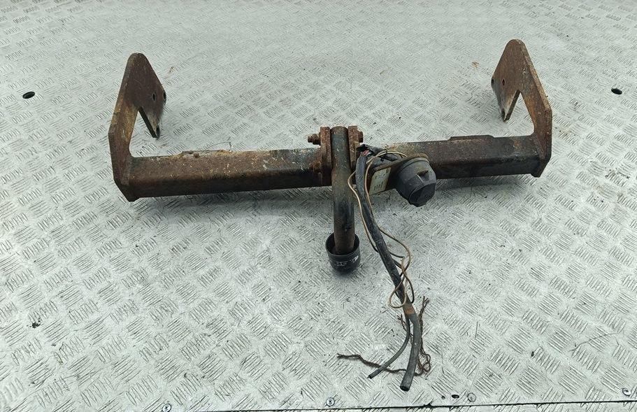 прицепное устройство (фаркоп) Mercedes-Benz Vito 1996, 2.3 л., бензин, МКПП, чёрный, микроавтобус - фото №1