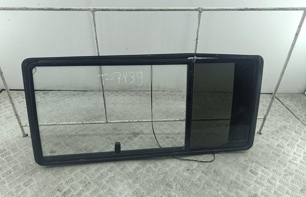стекло (иные) Volkswagen Transporter T4 1993, 2.4 л., дизель, МКПП, красный, микроавтобус