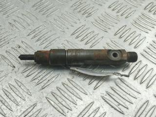 форсунка Audi A6 C4 1996, 2.5 л., дизель, МКПП, красный, универсал, 046130201E