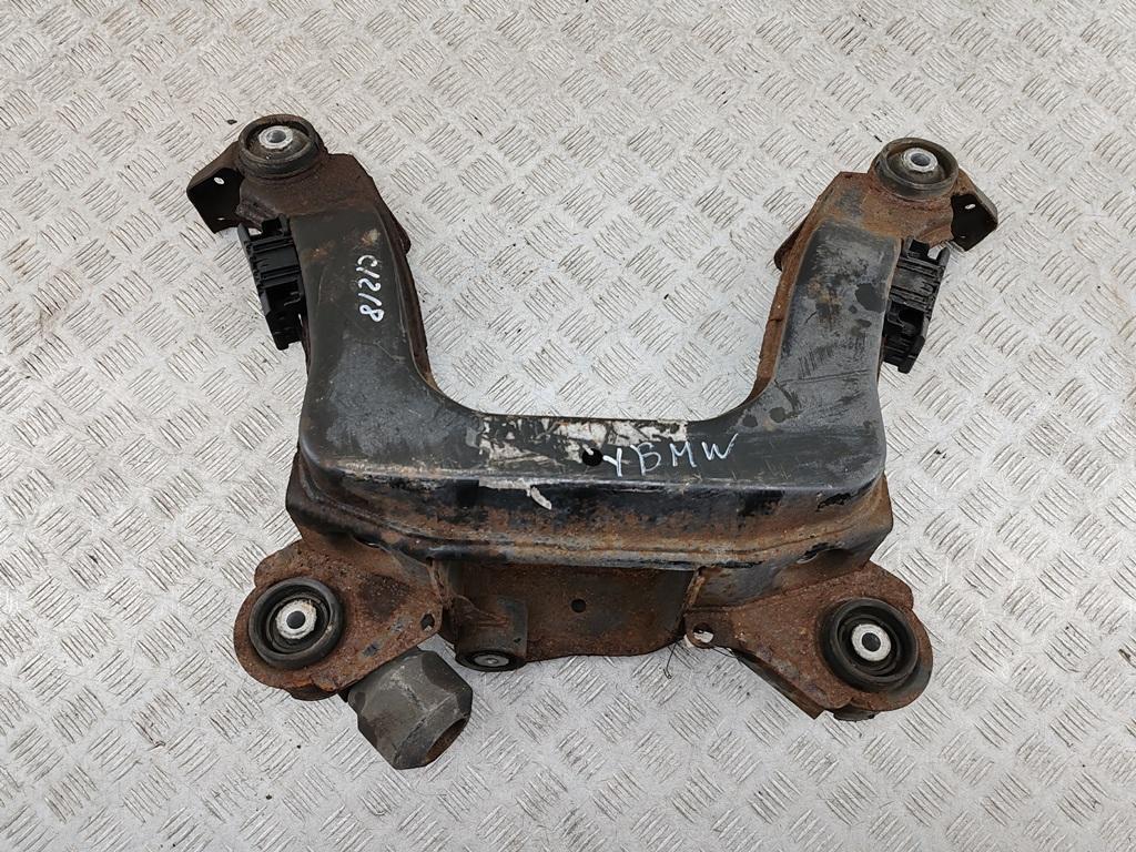 подрамник передний BMW 3 E36 1997, 1.6 л., бензин, МКПП, чёрный, седан