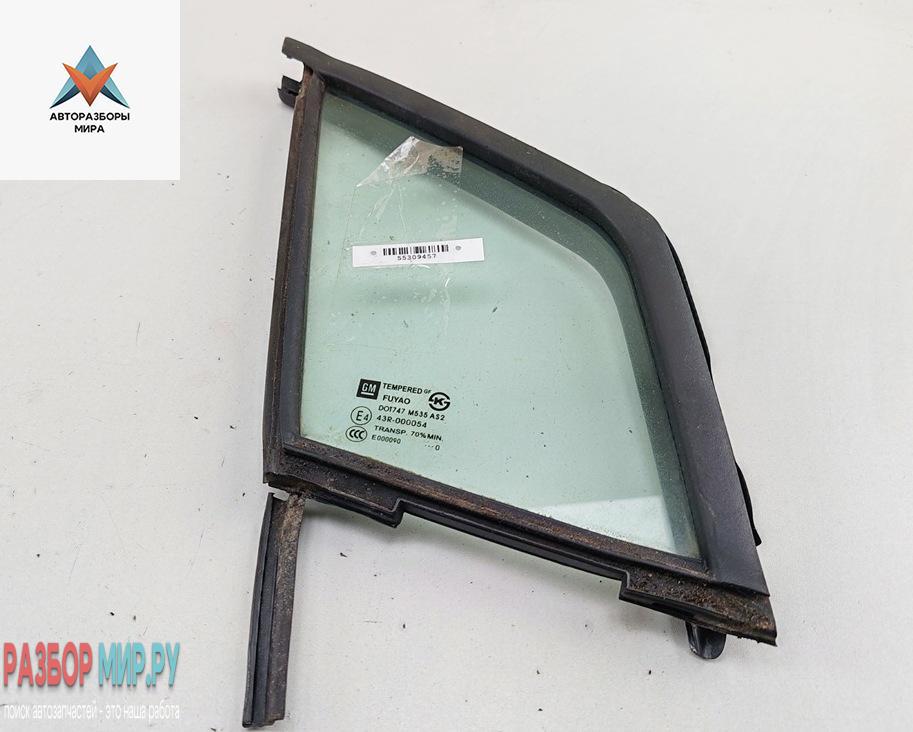 форточка передняя правая Chevrolet Spark M300 2010, 1.2 л., бензин, МКПП, красный, хетчбэк 5 дв. - фото №1