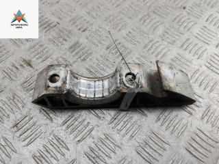 крепление стабилизатора / втулки стабилизатора Audi Q7 4L [рестайлинг] 2011, 3.0 л., бензин, АКПП, чёрный, внедорожник 5 дв., 7L0411063B