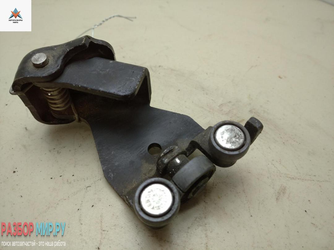 ролик двери сдвижной Fiat Doblo 1 поколение 2002, 1.6 л., бензин, МКПП, красный, фургон - фото №1