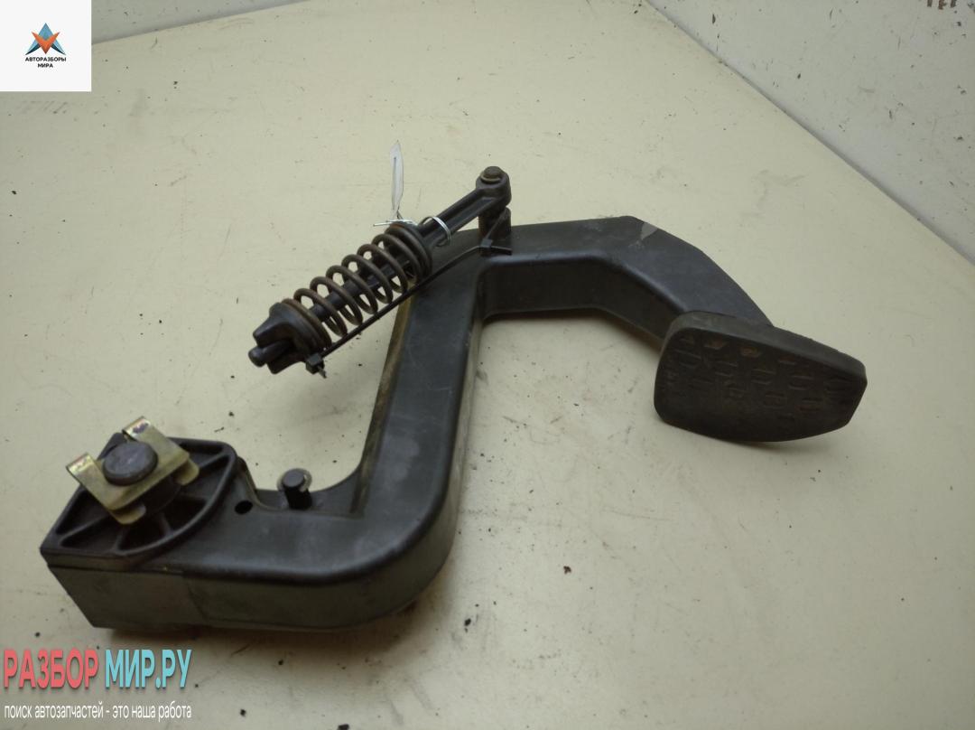 педаль сцепления Mercedes-Benz Vito-1 W638 1996, 2.3 л., бензин, МКПП, чёрный, микроавтобус, A6382900316 - фото №1