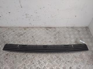 решетка капота Volkswagen Transporter T4 1993, 2.4 л., дизель, МКПП, красный, микроавтобус, 701819103