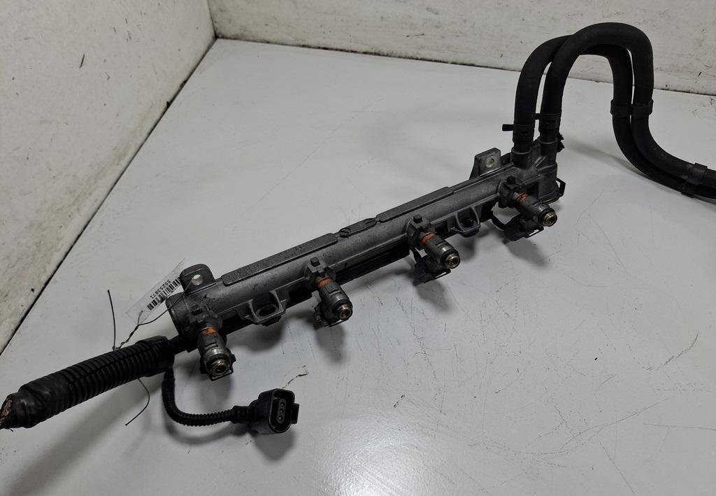 Форсунка топливная (комплект) Volkswagen Golf 4 поколение 2001, 1.4 л., бензин, МКПП, серый, хетчбэк 5 дв., 036133319 - фото №1