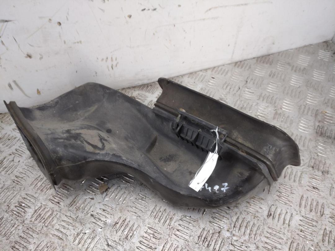воздуховод Mercedes-Benz Vito 1996, 2.3 л., бензин, МКПП, чёрный, микроавтобус, A6388312345