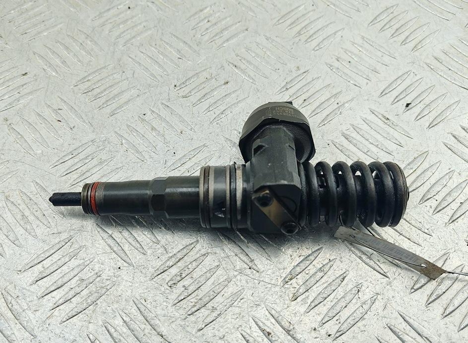 форсунка Volkswagen Passat B6 2006, 2.0 л., дизель, МКПП, чёрный, универсал, 038130073BQ, 0414720312