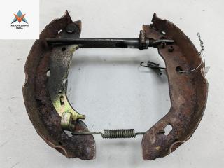 Механизм развода задних тормозных колодок левый Mercedes-Benz A-Класс W168 1997, 1.6 л., бензин, МКПП, чёрный, хетчбэк 5 дв.