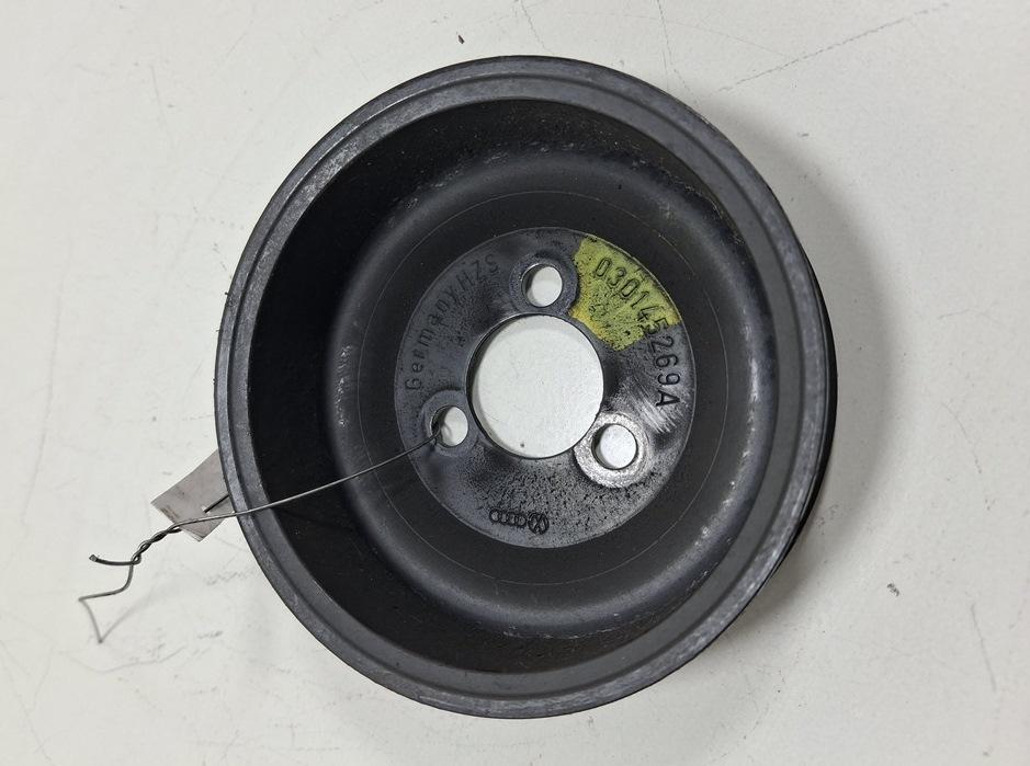 шкив помпы Volkswagen Golf 4 поколение 2001, 1.4 л., бензин, МКПП, серый, хетчбэк 5 дв., 030145269A - фото №1